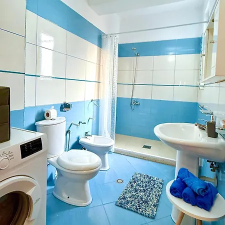 Апартаменты Seaview's Family Flat Влёра