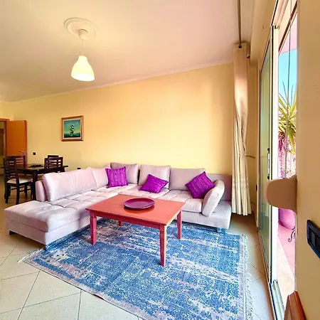 Seaview's Family Flat Апартаменты Влёра